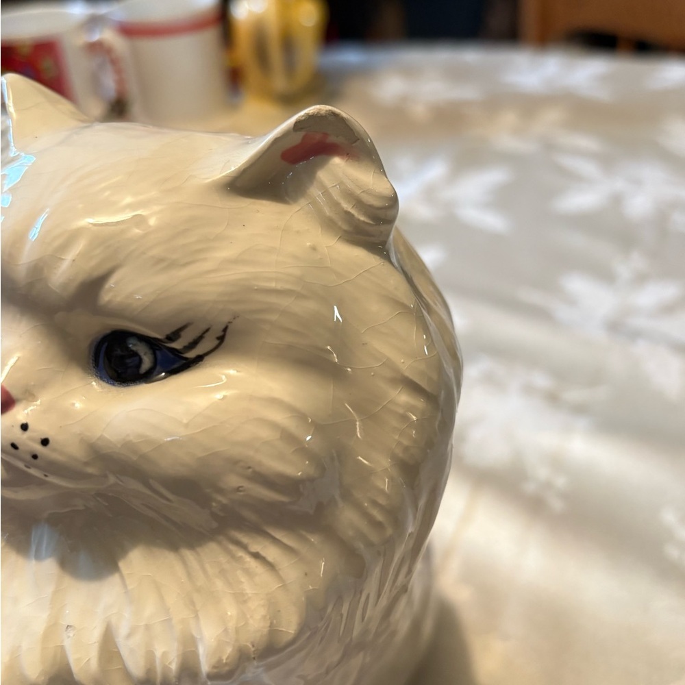 Vintage White Ceramic Cat Figurine - Picture 3 of 7